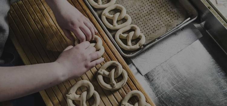 julius sturgis pretzel bakery lititz pa pretzel making class