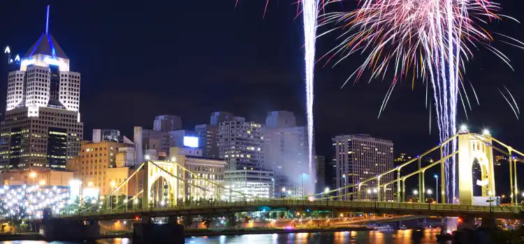 fireworks-show-in-pittsburgh-pennsylvania