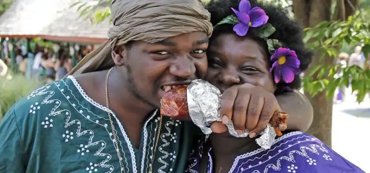 couple-at-the-pennsylvania-ren-faire